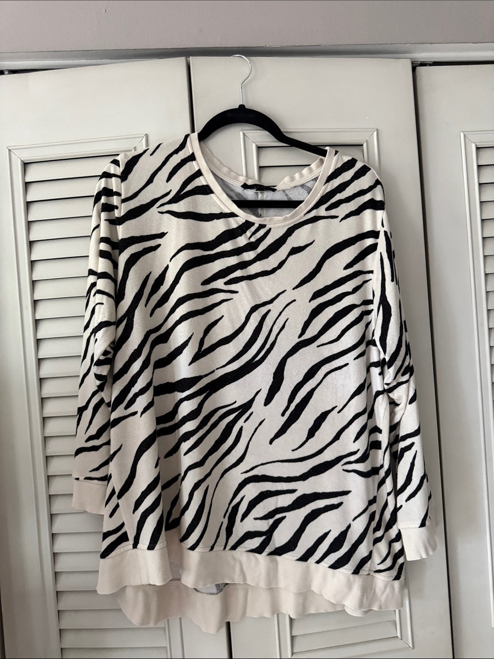 Jane and Delancey Cream and Black Zebra-Print Pullover